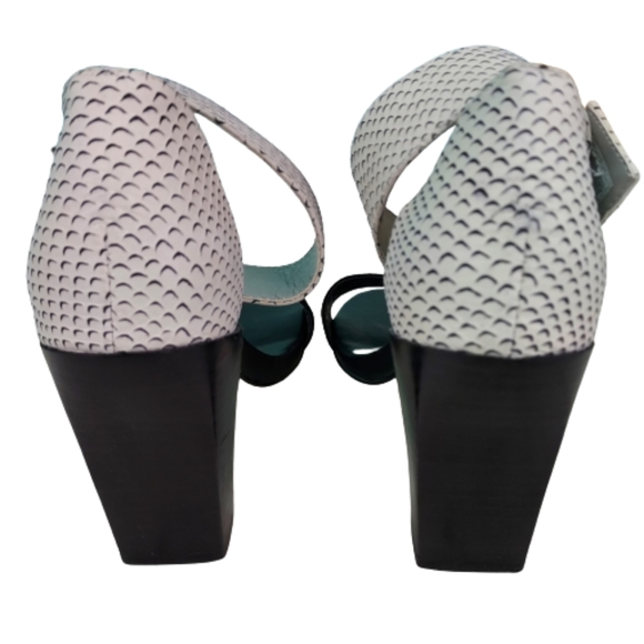 Chinese Laundry 4" heels, women's size 8.5, black and grey - Picture 4 of 7